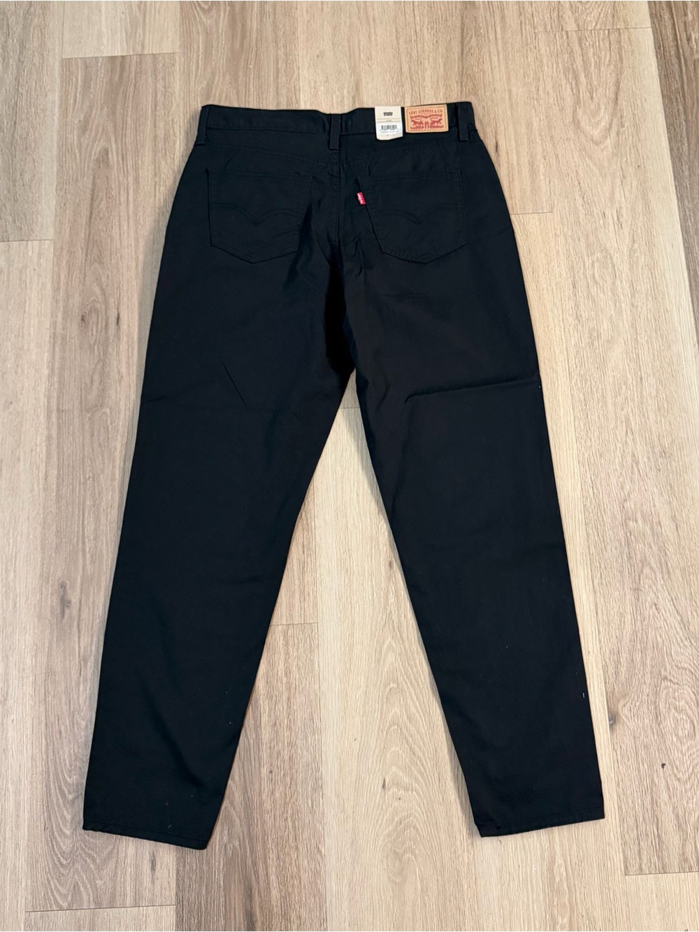 Levi's Black 80s Mom Jean High Rise Tapered Leg Women’s size 31x30 NWT
